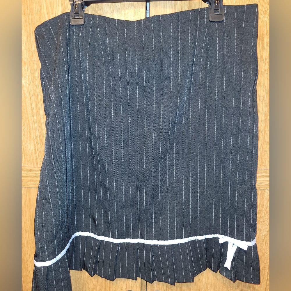 Sexy vintage black pencil skirt with pinstripes and ruffles women's 16P